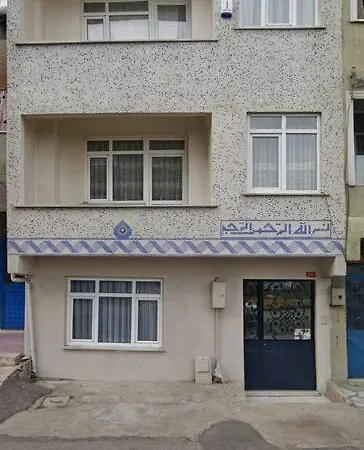 Yuksel House 아파트